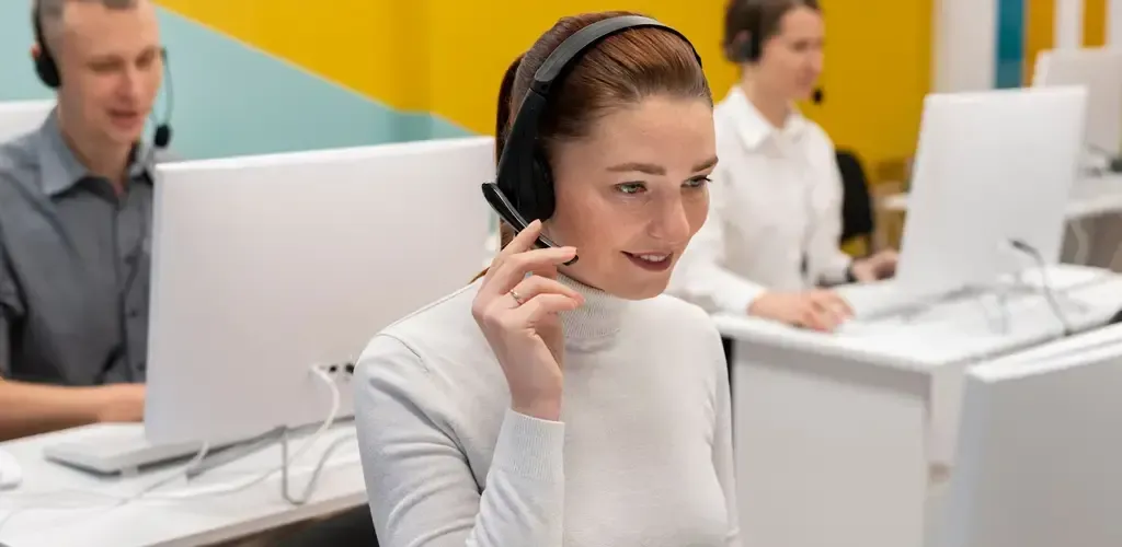 24/7 customer service team preview